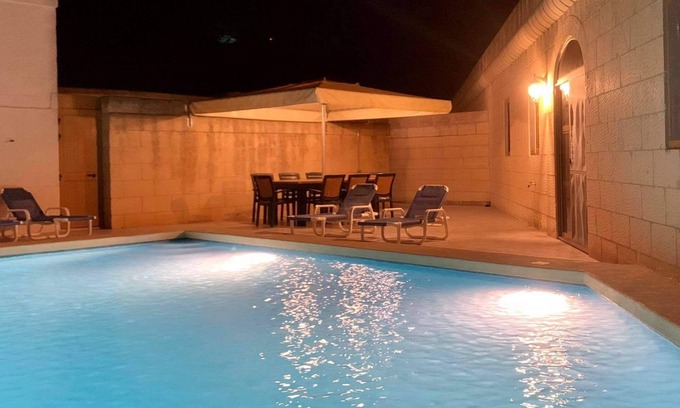 Victoria Other | Wied Farmhouse - sleeps 10 - Airconditioned