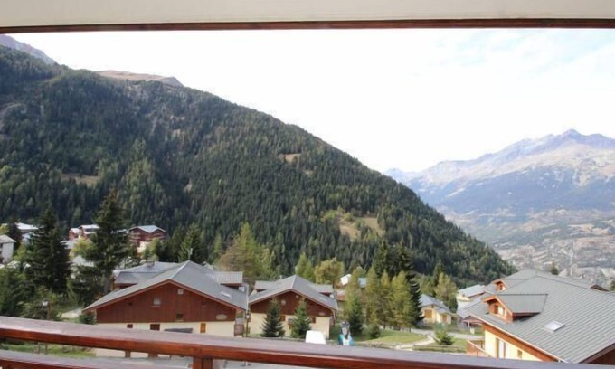 Valfrejus Apartment | Wifi, 2nd floor, view mountain, tv, ski locker, 36m², Valfréjus