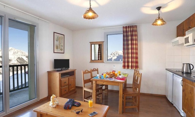 Germ Apartment | Wifi, 50m from shops, fitness, swimming pool, sauna, balcony, parking, ski locker, 55m², Peyragudes