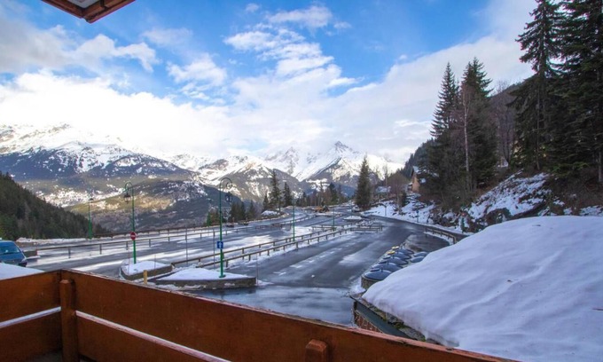 Valfrejus Apartment | Wifi, 70m from ski slopes, 1st floor, view mountain, balcony, tv, ski locker, 20m², Valfréjus