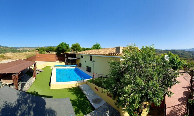 Albunuelas House | WIFI, POOL, RELAX, AIR CONDITIONING AND PEACE OF MIND