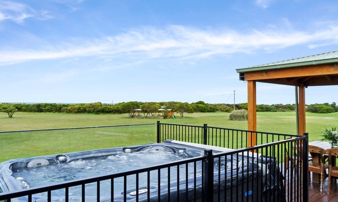 Marengo Cottage | Wild Dog - 3 bdrm with out-door hot tub