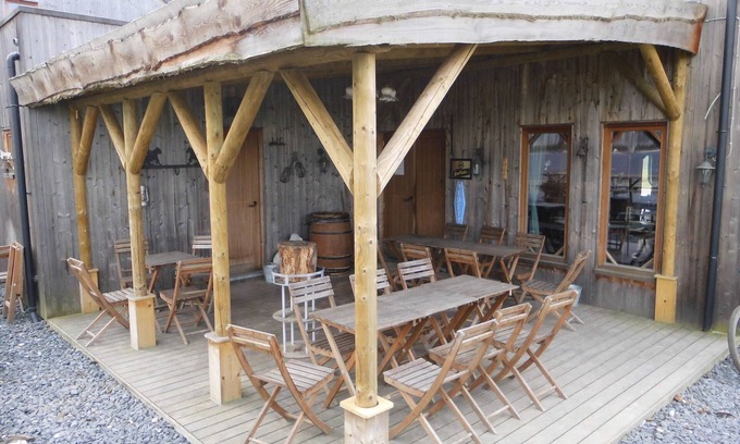Cherain Bed & Breakfast | Wild West old time b&b in the Ardennes, room for 2 guests, ensuite bathroom