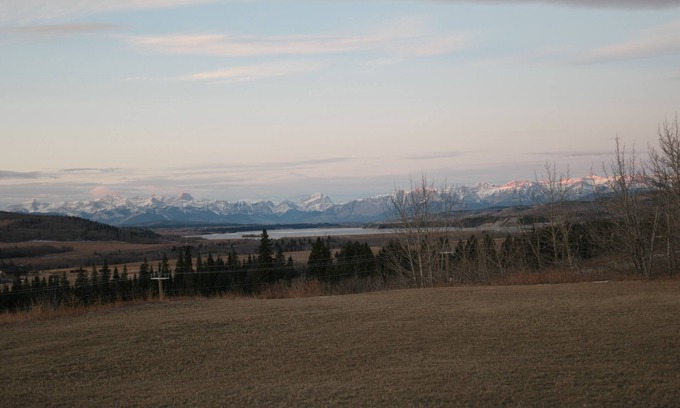 Calgary House | Wildcat Ridge Retreat