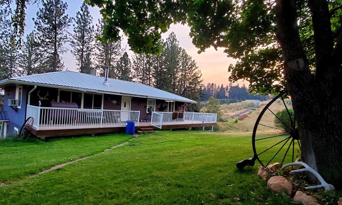 Ahsahka House | Wildlife Beautiful of rocky mountains, minutes away from clearwater river veiw