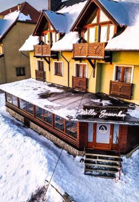 Zieleniec Bed & Breakfast | Willa Sasanka