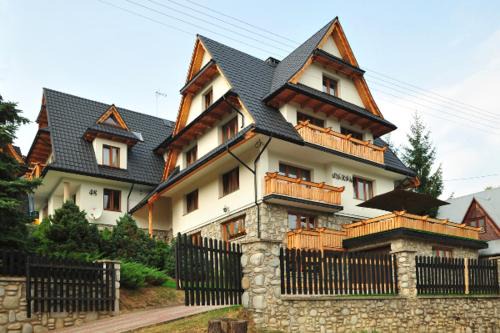 Brzegi House | Willa Wiktoria