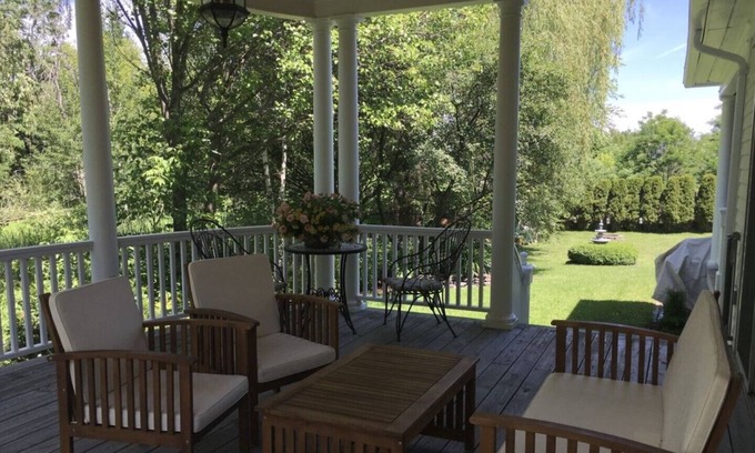 Williston North House | Williston Village INN-Cherry room with queen size bed for 2 people