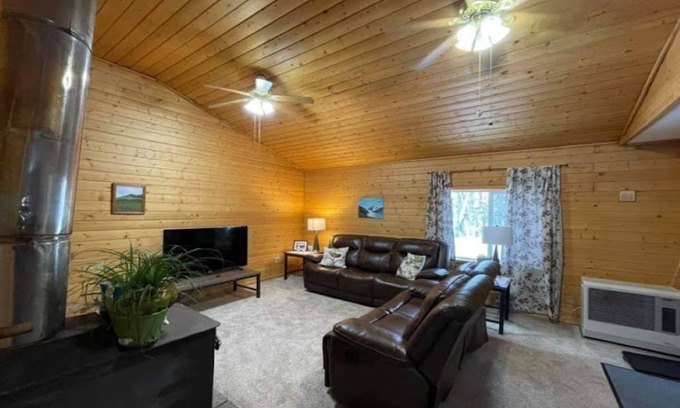 Willow Ski Chalet | Willow Forest Cabin with Sauna, Pet and Family Friendly