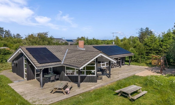 Hirtshals House | "Winder" - 1.3km from the sea by Interhome