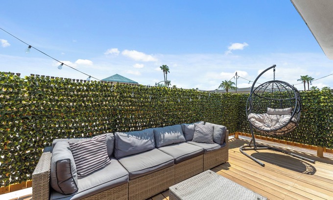 Brown and Stetson Business Condo | Windfield Condo in the Entertainment District