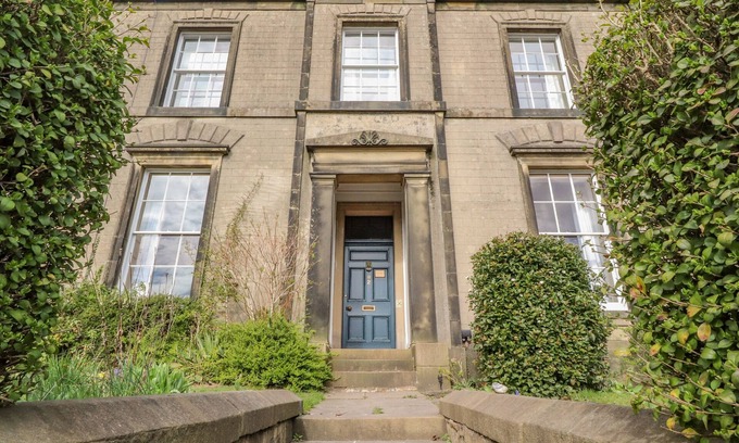 Giggleswick House | WINDYRIDGE, pet friendly, character holiday cottage in Settle