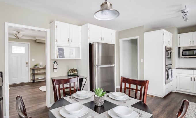 Niagara-on-the-Lake House | Wine Country 7 Acre Home for up to 6 ppl Niagara-on-the-Lake