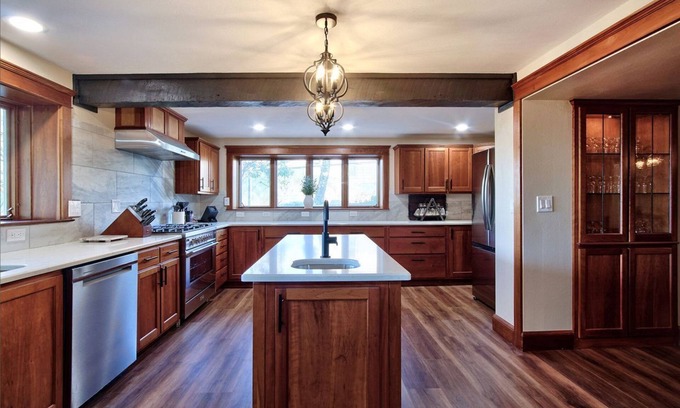 Carlton House | Wine Country Escape: Luxe Suite + Game Lounge