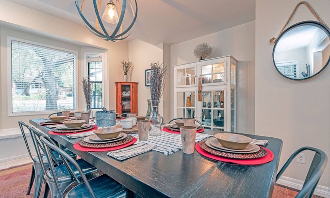 Sonoma House | Wine Country Escape with Mountain Views, Hot Tub and 4 King beds!