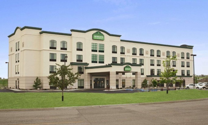Bismarck Hotel | Wingate by Wyndham - Bismarck