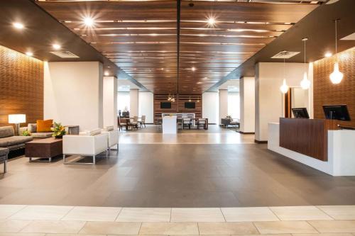 Dupont Hotel | Wingate by Wyndham Denver Airport