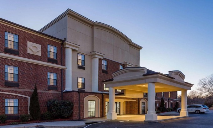 High Point Hotel | Wingate by Wyndham High Point Greensboro