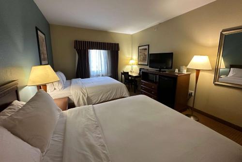 Newell Hotel | Wingate by Wyndham Newell