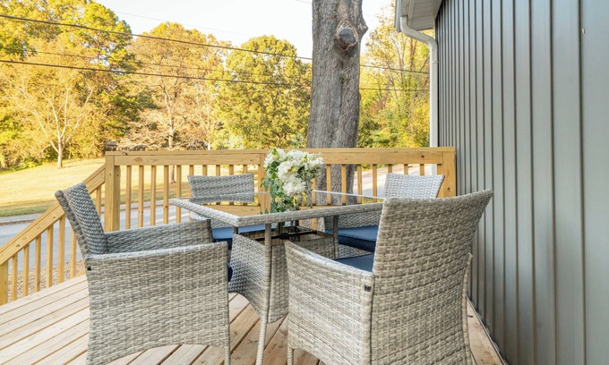 Winston - Salem House | Winston Sleeps 16 - 2 Kitchens Hot Tub