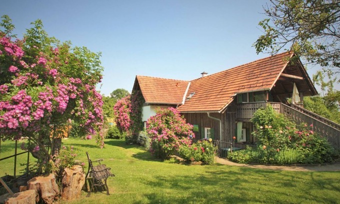 Harrachberg Other | Winzerhaus - 2 Nächte - Altes Gehöft am Lormanberg