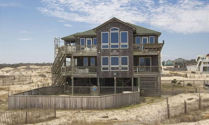 Corolla House | Witches Bikini! Oceanfront Fantastic views, pool, shuffleboard, 4x4 required