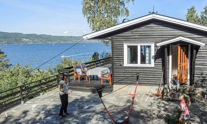 Vestby House | With a fantastic location by the Oslofjord, between Drøbak and Son, you will find this cozy holiday