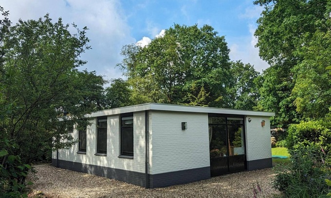 Gasselte House | With a spacious garden and lots of privacy, it is great to relax. Enjoyable together or with children, anything goes.