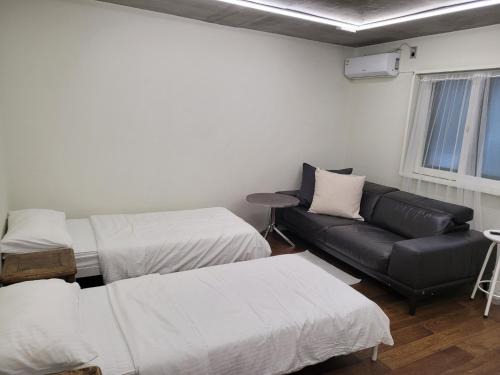 Nonhyeon-dong Villa | with gAm