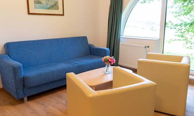 Strobl Apartment | Wohnung Garten 2 Seeblick by Interhome