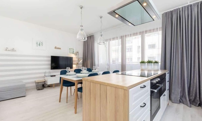 Swinoujscie Apartment | Wojska Polskiego 16D | 2 Bedroom Apartment | Desk