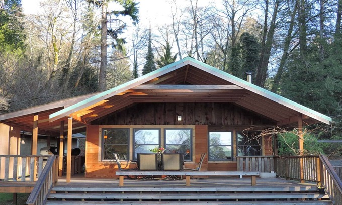 South Colby Cabin | Wolf Glen: Cozy cabin near the beach on Vashon!