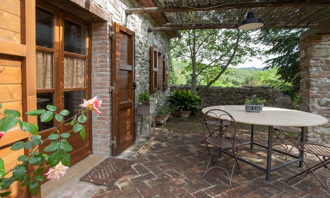 Pomaia Apartment | wonderful accommodations in an absolutely quiet location and with a huge garden