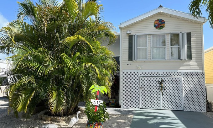 Cudjoe Key Cottage | Wonderful Chalet, with Terrace & Private Patio – 20 miles from Key West.