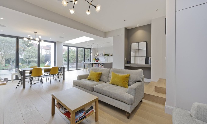 South Twickenham House | Wonderful family home with garden near Twickenham by UnderTheDoormat
