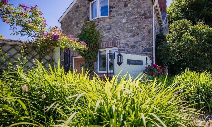 Haverfordwest Cottage | Wonderful holiday cottage, peaceful location with indoor heated swimming pool