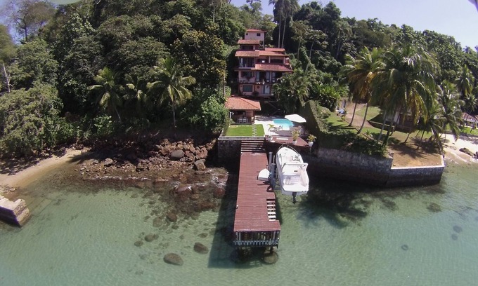 Vila Velha House | Wonderful house by the water in Angra dos Reis.