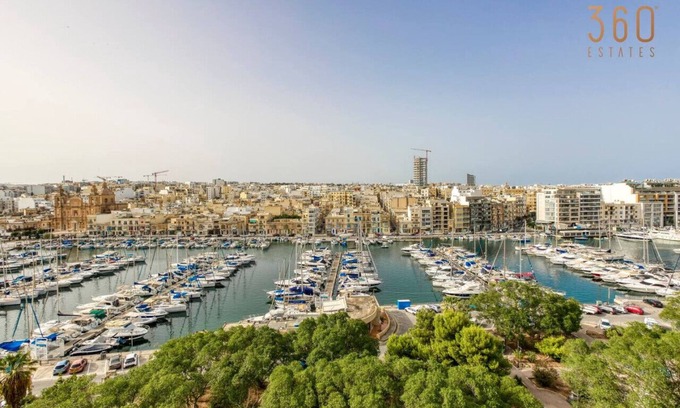 Pieta Apartment | Wonderful marina 3BR home, with LUX interior w/AC
