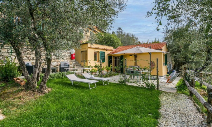 Sesto Fiorentino House | Wonderful private villa for 4 guests with WIFI, pool, A/C, TV and panoramic view