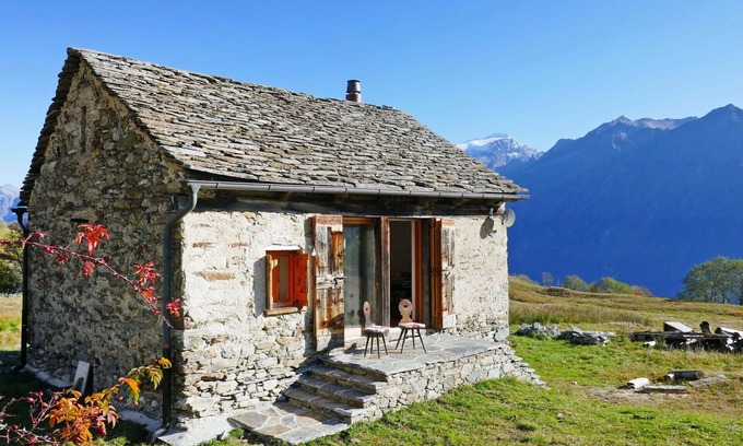 Acquarossa House | Wonderful private villa for 4 guests with WIFI, TV, terrace, pets allowed and parking
