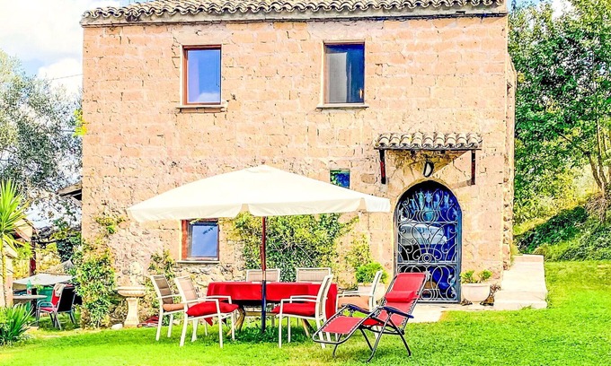 Bagnoregio Villa | Wonderful private villa for 7 people with WIFI and pets allowed