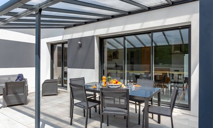 Locquirec House | Wonderful private villa for 4 people with hot tub, WIFI, TV, terrace, pets allowed and parking