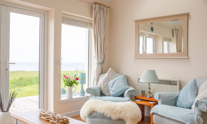Bornesketaig House | Wonderful private villa for 6 people with WIFI, TV, terrace and parking