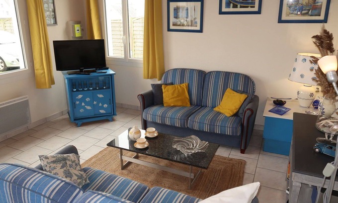 Primelin House | Wonderful private villa for 2 people with TV and terrace