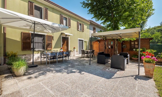 Casinina House | Wonderful private villa with private pool, hot tub, WIFI, TV, pets allowed, panoramic view, parking