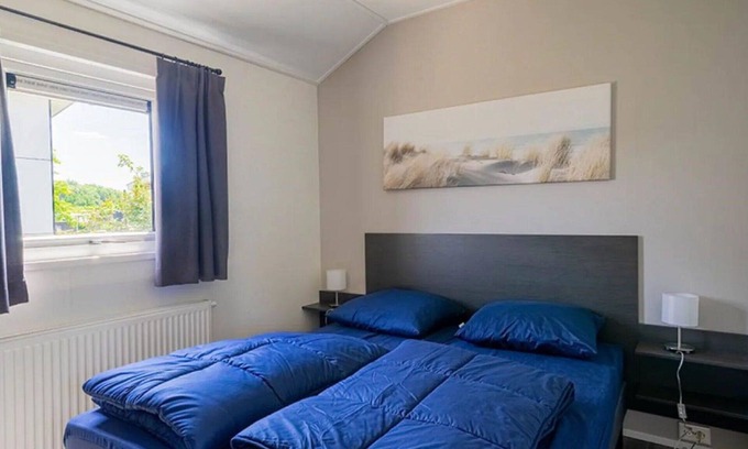 Nunspeet House | Wonderful private villa for 4 people with WIFI, pool, TV, terrace and parking