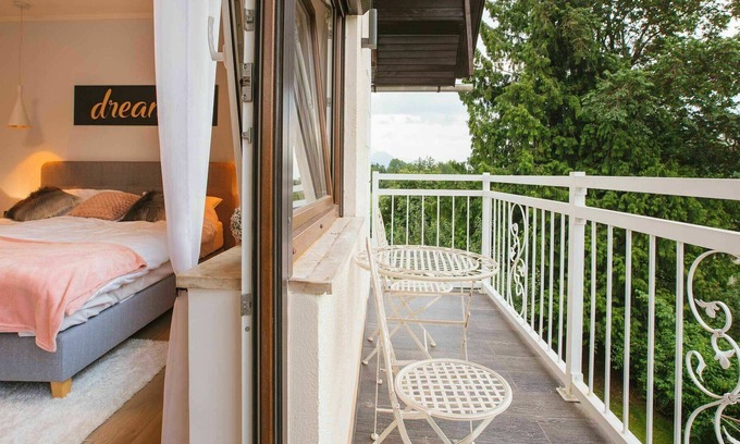 Bled House | Wonderful private villa for 8 people with WIFI, A/C, TV, terrace, panoramic view and parking