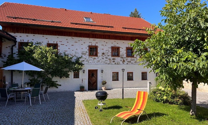 Regau Villa | Wonderful private villa for 8 guests with WIFI, TV, terrace and pets allowed