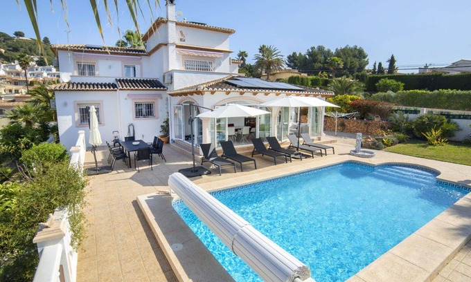 La Empedrola Villa | Wonderful private villa for 8 guests with A/C, WIFI, private pool, TV and terrace