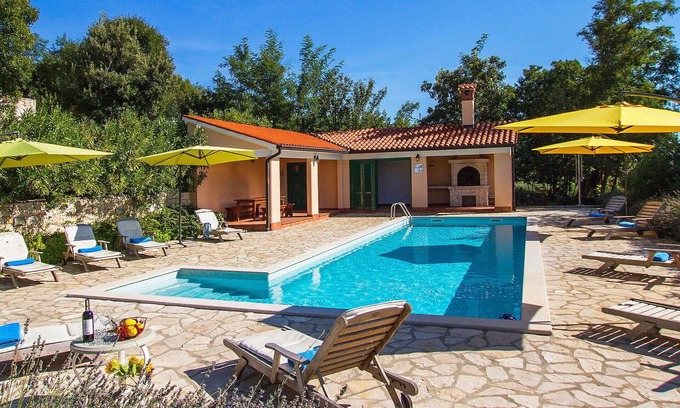 Stanisovi Villa | Wonderful private villa for 10 people with A/C, WIFI, pool, TV, terrace and parking